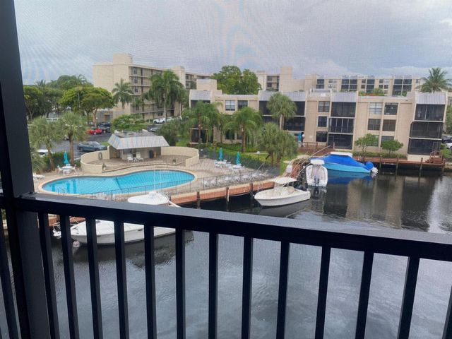 9 Royal Palm Way 403, Boca Raton, FL 33432