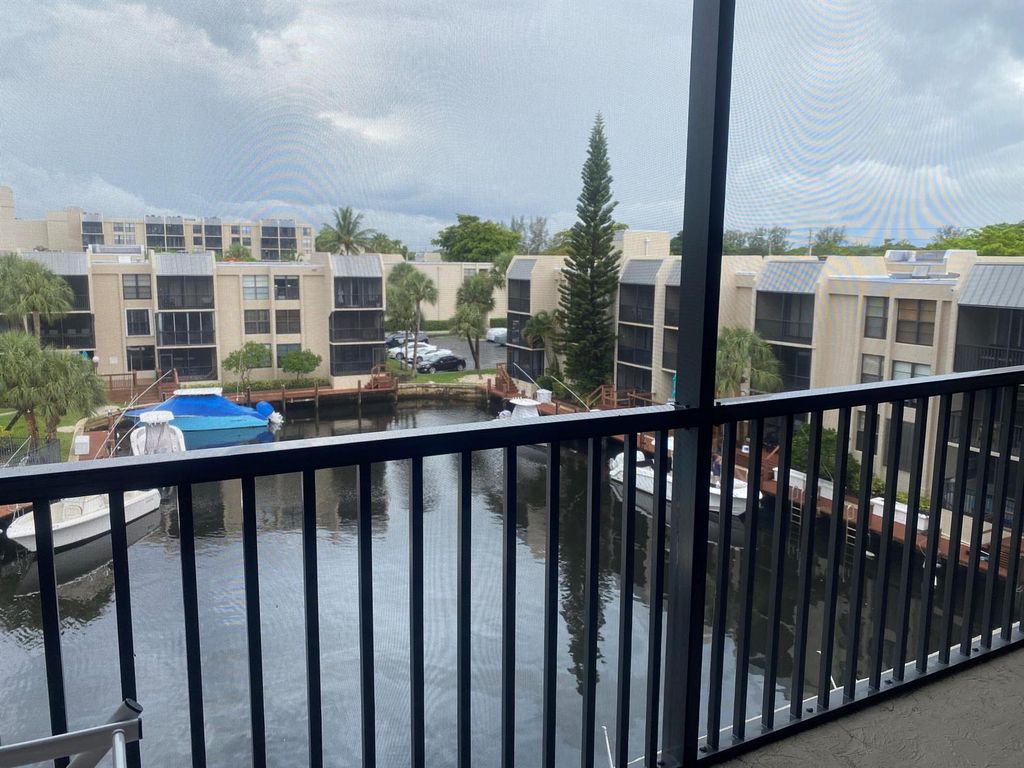 9 Royal Palm Way 403, Boca Raton, FL 33432