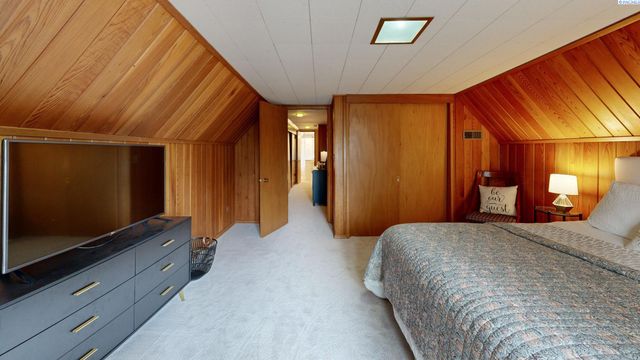 305 NW Janet St, Pullman, WA 99163