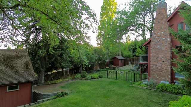 305 NW Janet St, Pullman, WA 99163