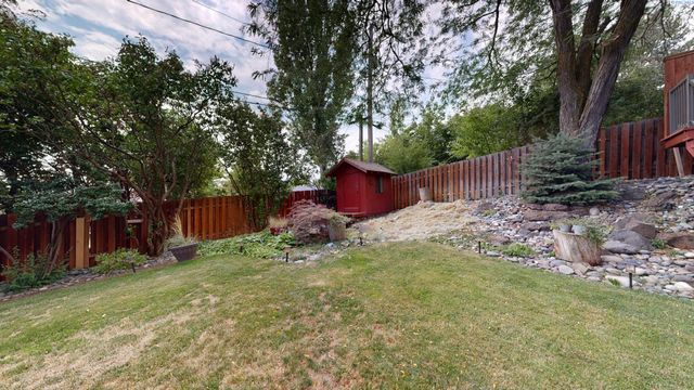 305 NW Janet St, Pullman, WA 99163