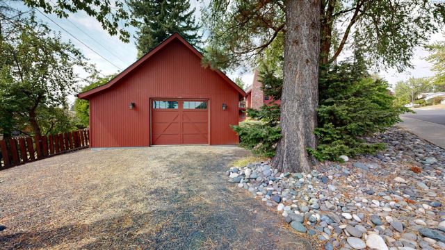 305 NW Janet St, Pullman, WA 99163