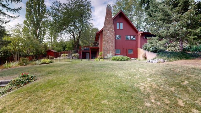 305 NW Janet St, Pullman, WA 99163