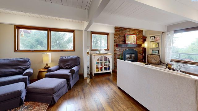 305 NW Janet St, Pullman, WA 99163