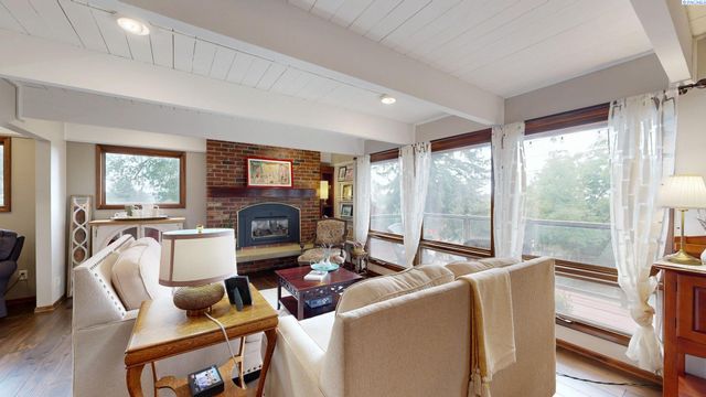 305 NW Janet St, Pullman, WA 99163