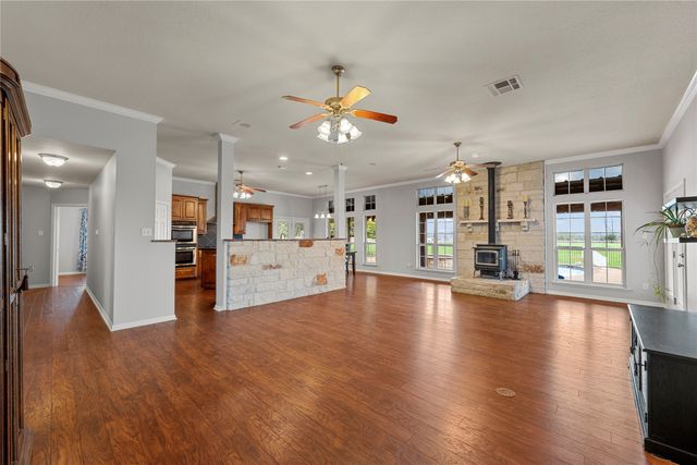 602 Downsville Road, Robinson, TX 76706