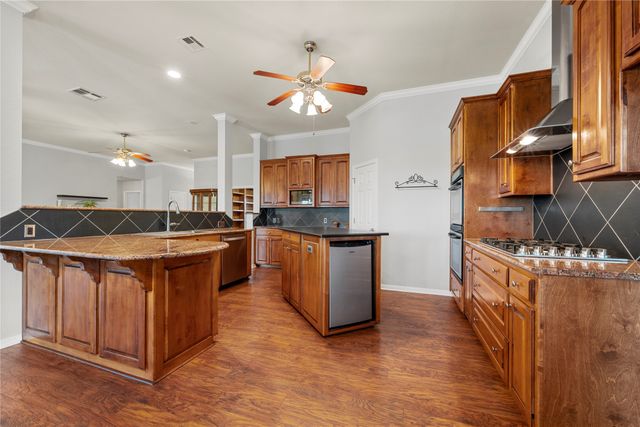 602 Downsville Road, Robinson, TX 76706