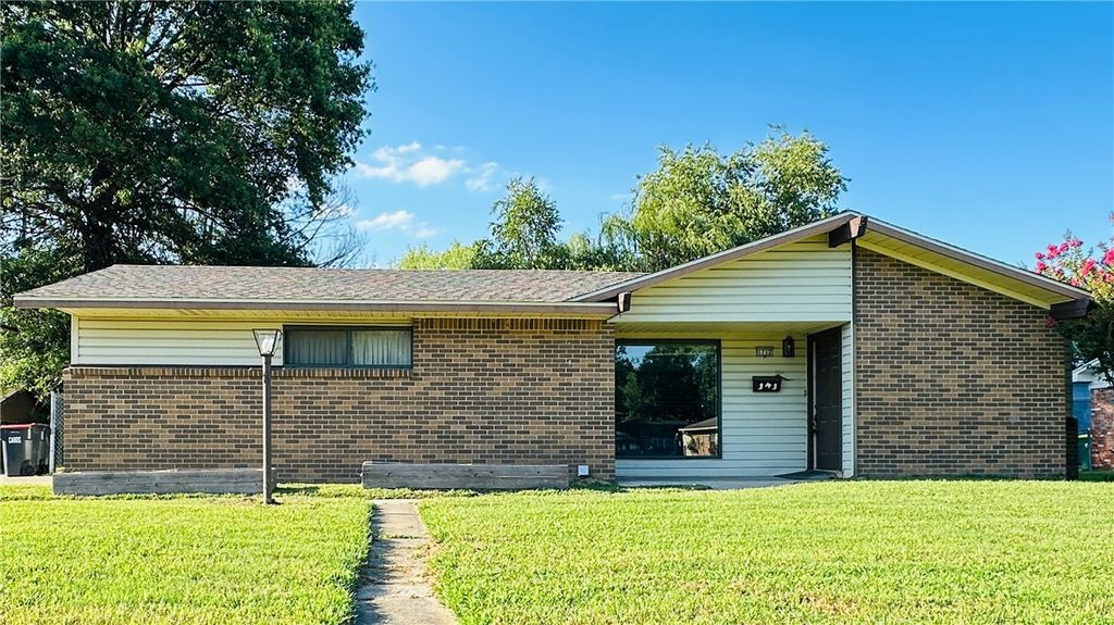 1712 Theodore Drive, Springdale, AR 72762