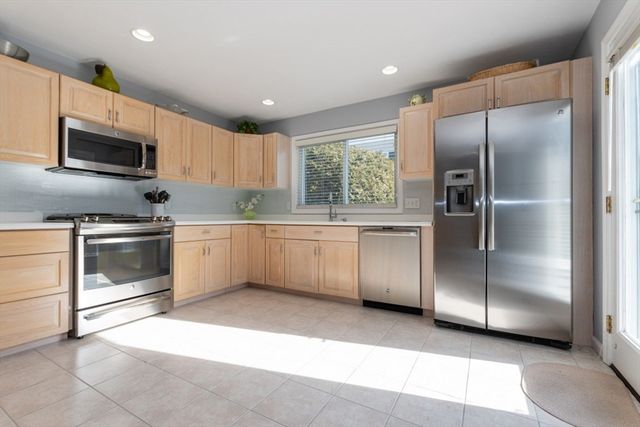 140 Algonquin Trl 140, Ashland, MA 01721