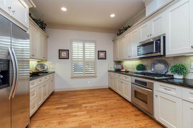 4724 Banning Drive F, Houston, TX 77027