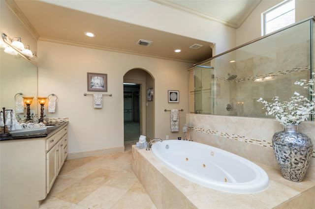 4724 Banning Drive F, Houston, TX 77027