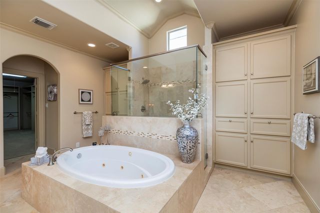 4724 Banning Drive F, Houston, TX 77027