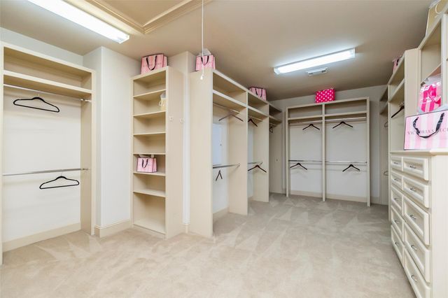 4724 Banning Drive F, Houston, TX 77027