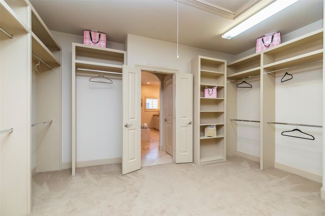 4724 Banning Drive F, Houston, TX 77027