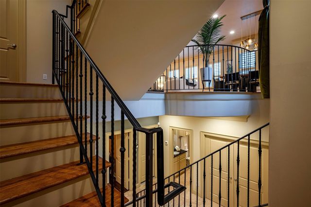 4724 Banning Drive F, Houston, TX 77027