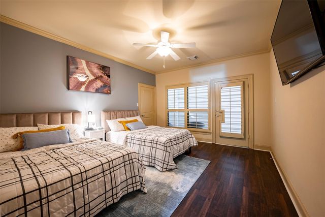 4724 Banning Drive F, Houston, TX 77027