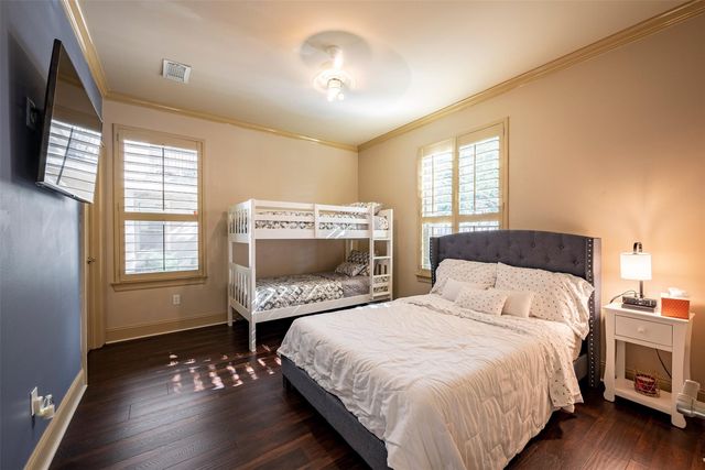 4724 Banning Drive F, Houston, TX 77027