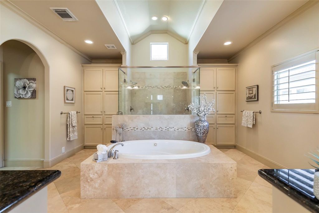 4724 Banning Drive F, Houston, TX 77027