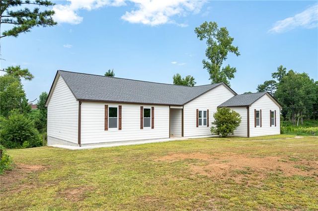 57 Natures Cove Road, Newnan, GA 30263