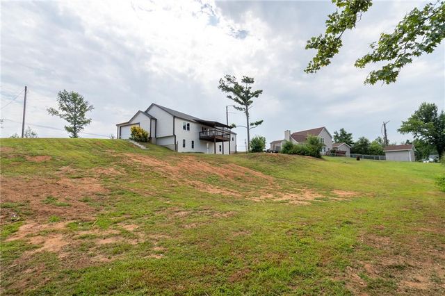 57 Natures Cove Road, Newnan, GA 30263