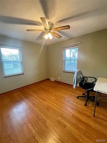 8501 Grantshire Lane, St Louis, MO 63123