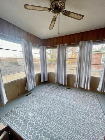 8501 Grantshire Lane, St Louis, MO 63123