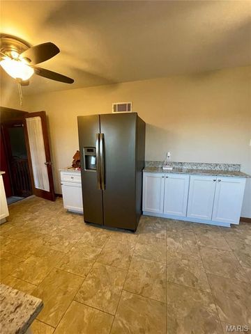 8501 Grantshire Lane, St Louis, MO 63123
