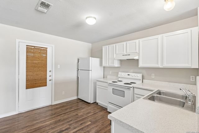 111 AUTUMN PASS, San Antonio, TX 78245