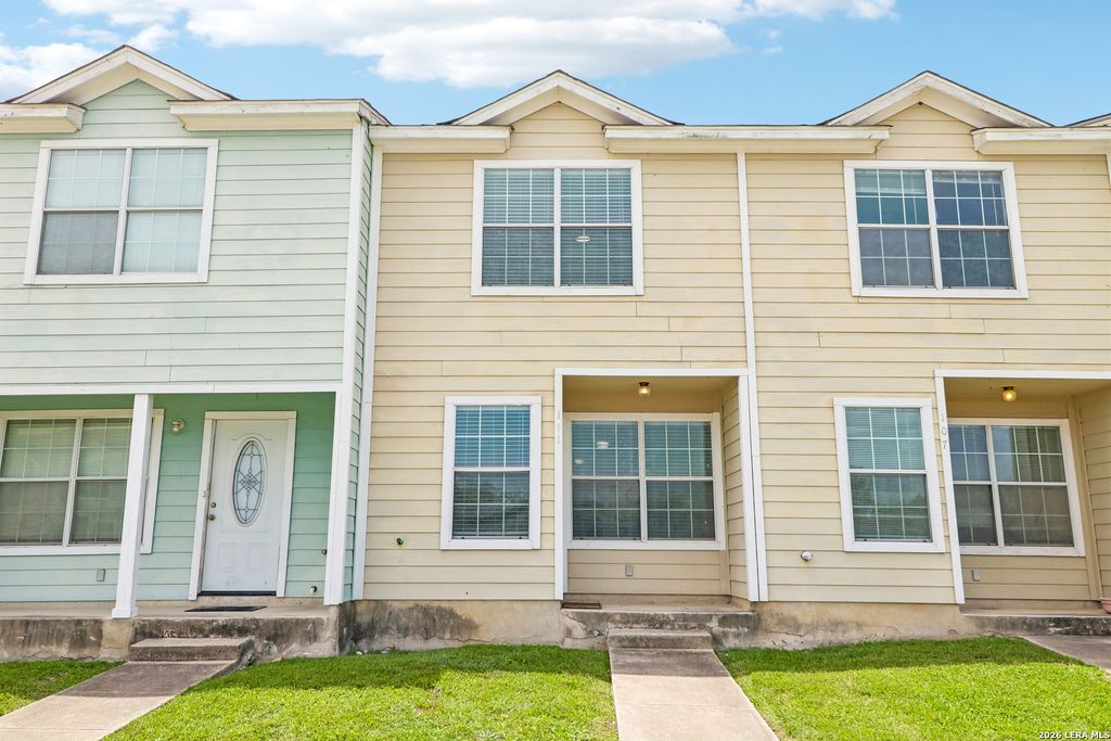 111 AUTUMN PASS, San Antonio, TX 78245