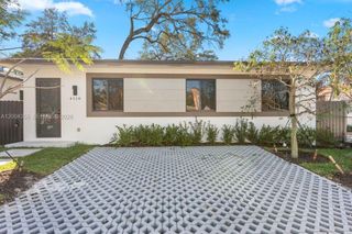 4518 NW 4 ST, Miami, FL 33126