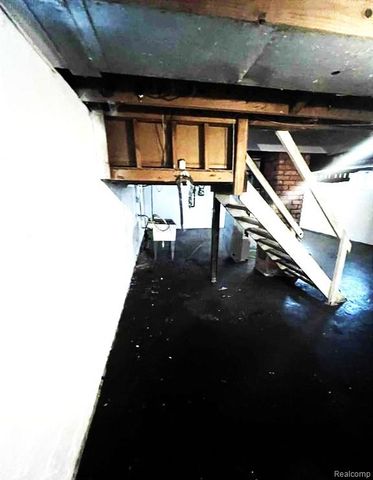 8850 Farmbrook Street, Detroit, MI 48224