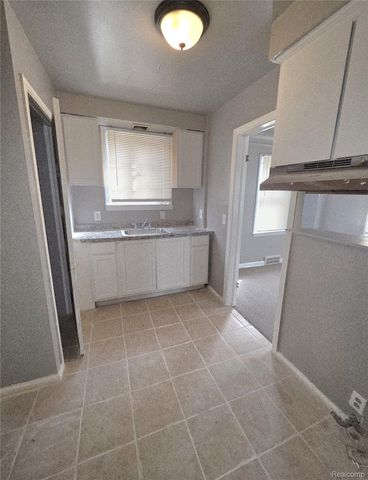 8850 Farmbrook Street, Detroit, MI 48224