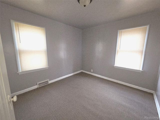 8850 Farmbrook Street, Detroit, MI 48224