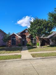 1309 Brookfield Drive, Rowlett, TX 75089