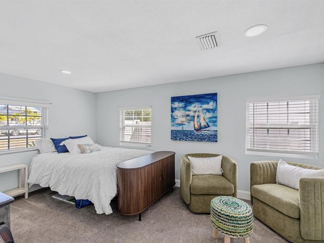 5240 43RD TERRACE N, St Petersburg, FL 33709