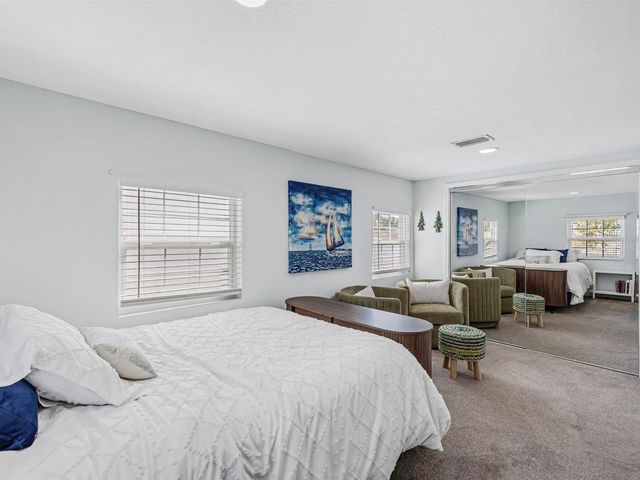 5240 43RD TERRACE N, St Petersburg, FL 33709