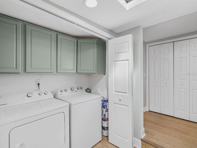 5240 43RD TERRACE N, St Petersburg, FL 33709