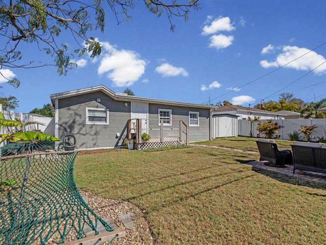 5240 43RD TERRACE N, St Petersburg, FL 33709