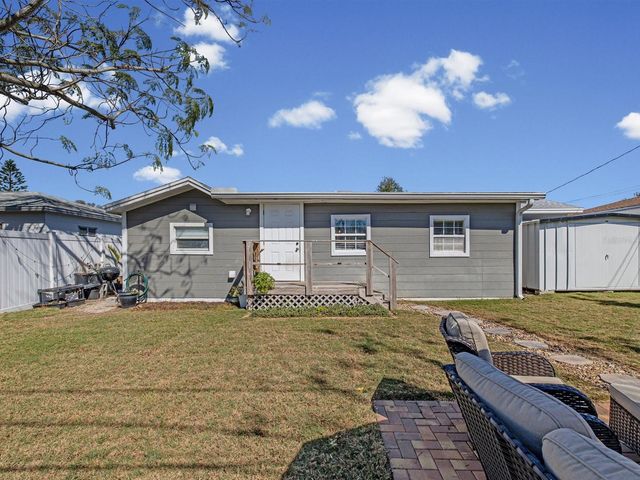 5240 43RD TERRACE N, St Petersburg, FL 33709