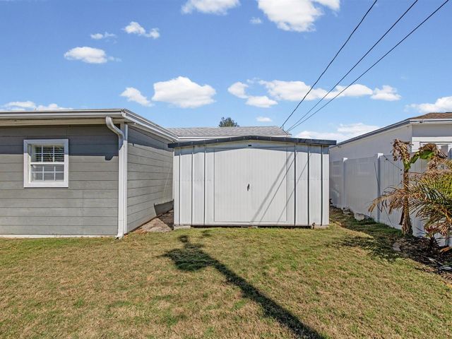 5240 43RD TERRACE N, St Petersburg, FL 33709