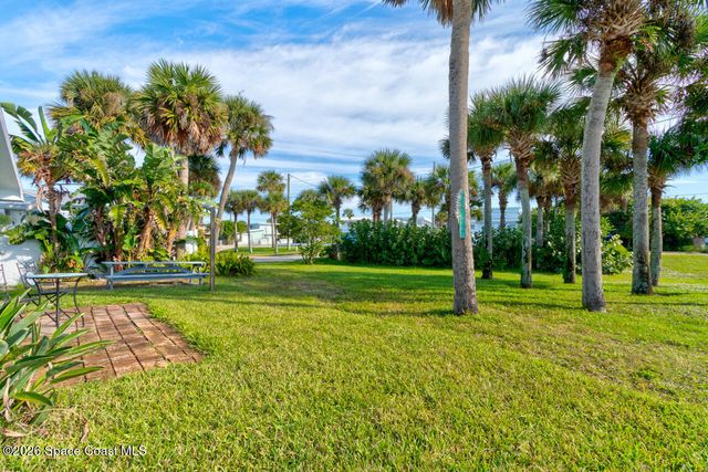 922 Locust Street, New Smyrna Beach, FL 32169