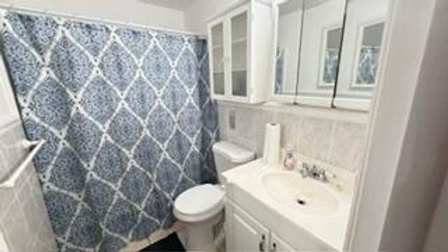725 SW 11th Avenue 6F, Hallandale Beach, FL 33009