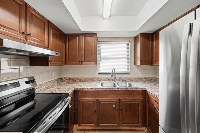4041 53RD AVENUE N, St Petersburg, FL 33714