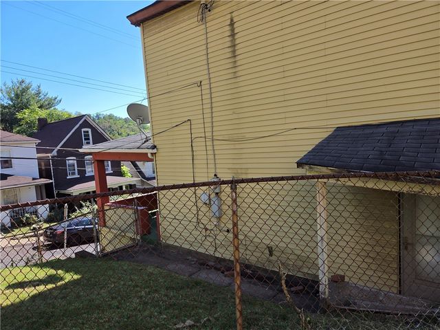 8425 Dersam Street, Homewood Brushton, PA 15235