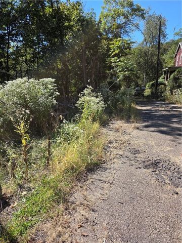 8425 Dersam Street, Homewood Brushton, PA 15235