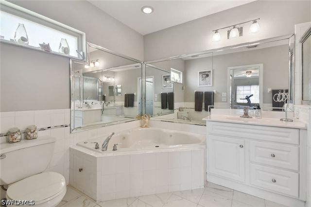 9165 Michael CIR 1002, Naples, FL 34113