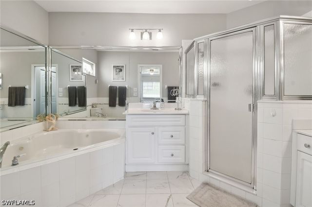 9165 Michael CIR 1002, Naples, FL 34113
