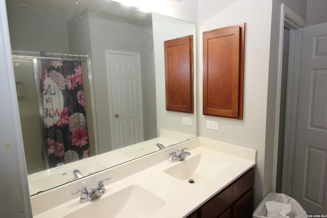 109 ANCHOR BLF, Universal City, TX 78148