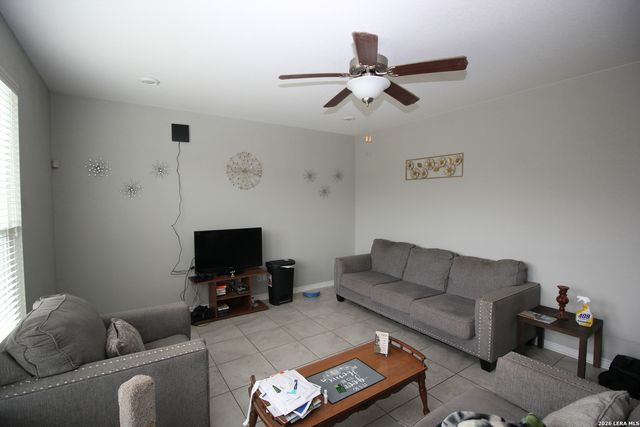 109 ANCHOR BLF, Universal City, TX 78148