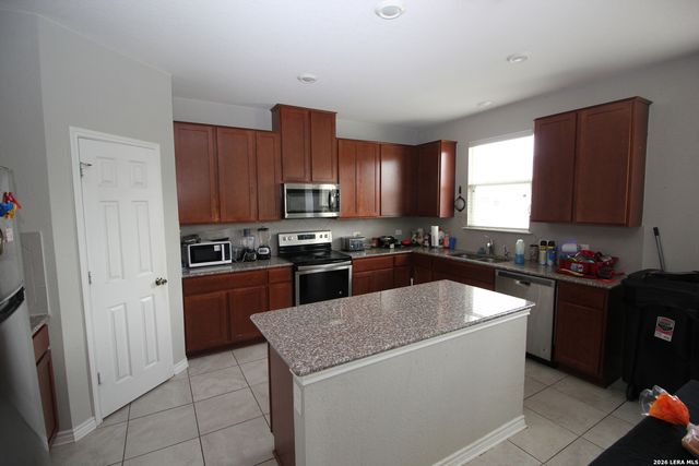 109 ANCHOR BLF, Universal City, TX 78148